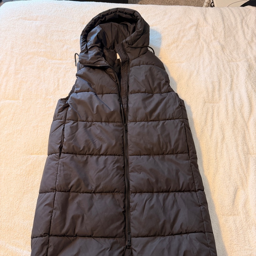 H&M Black Quilted Vest
